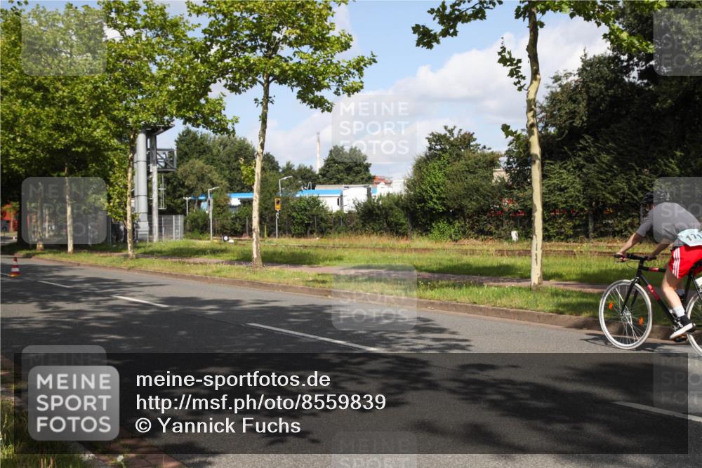 10.08.2025 - GEWOBA Citytriathlon Bremen Yannick Fuchs http://msf.ph/oto/8559839 10.08.2025 11:05:20 Radfahren  meine-sportfotos.de