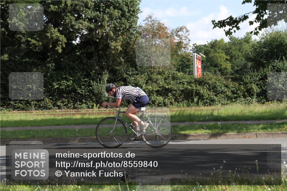 10.08.2025 - GEWOBA Citytriathlon Bremen Yannick Fuchs http://msf.ph/oto/8559840 10.08.2025 10:36:45 Radfahren 99, 115, 397, 447, 497 meine-sportfotos.de