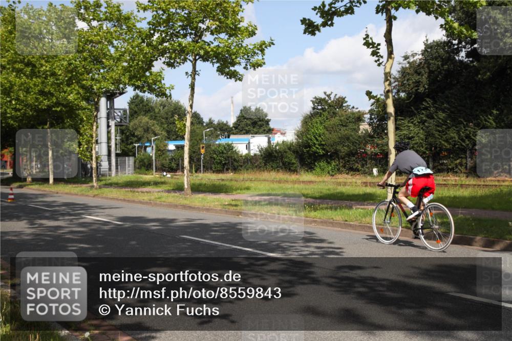 10.08.2025 - GEWOBA Citytriathlon Bremen Yannick Fuchs http://msf.ph/oto/8559843 10.08.2025 11:05:20 Radfahren  meine-sportfotos.de