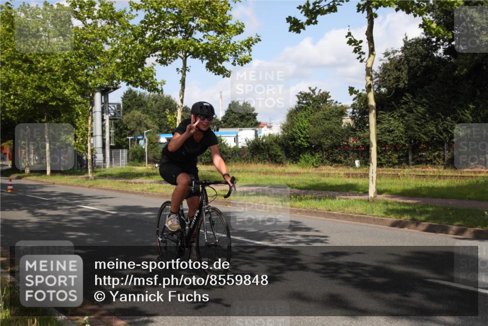 10.08.2025 - GEWOBA Citytriathlon Bremen Yannick Fuchs http://msf.ph/oto/8559848 10.08.2025 11:05:52 Radfahren 179, 217 meine-sportfotos.de