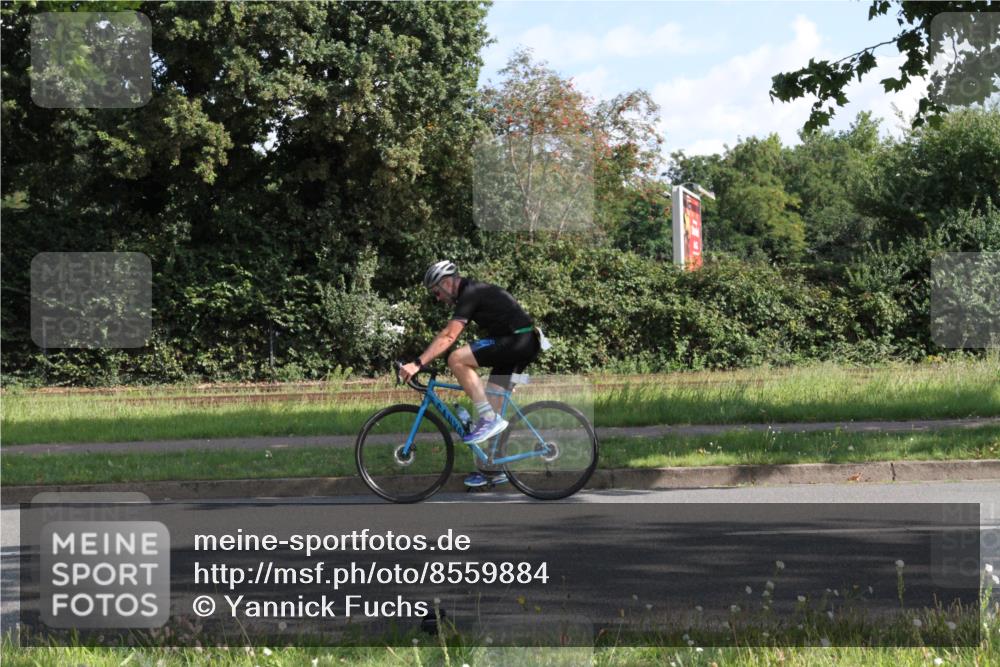10.08.2025 - GEWOBA Citytriathlon Bremen Yannick Fuchs http://msf.ph/oto/8559884 10.08.2025 10:36:55 Radfahren 85, 381, 497 meine-sportfotos.de