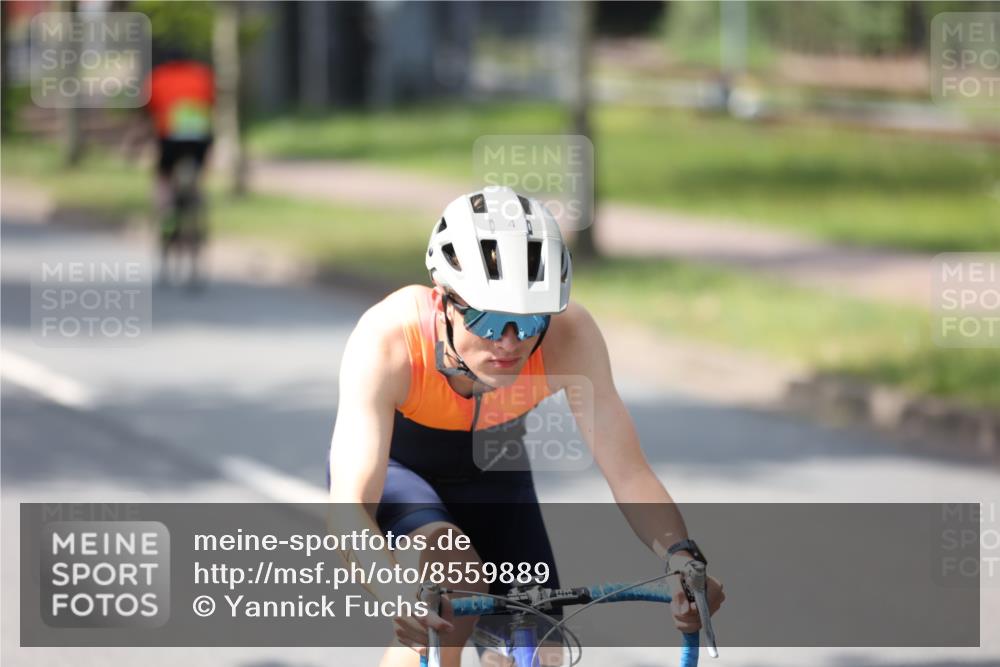 10.08.2025 - GEWOBA Citytriathlon Bremen Yannick Fuchs http://msf.ph/oto/8559889 10.08.2025 14:17:38 Radfahren 4, 127, 304 meine-sportfotos.de