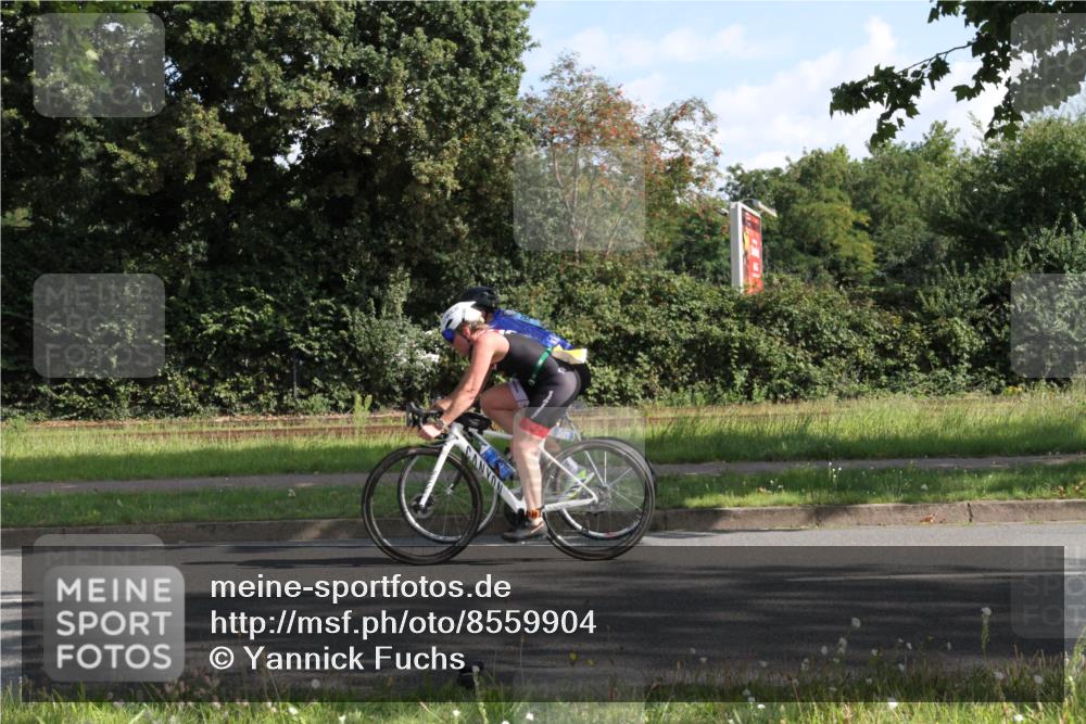 10.08.2025 - GEWOBA Citytriathlon Bremen Yannick Fuchs http://msf.ph/oto/8559904 10.08.2025 10:36:57 Radfahren 85, 381, 464, 497 meine-sportfotos.de