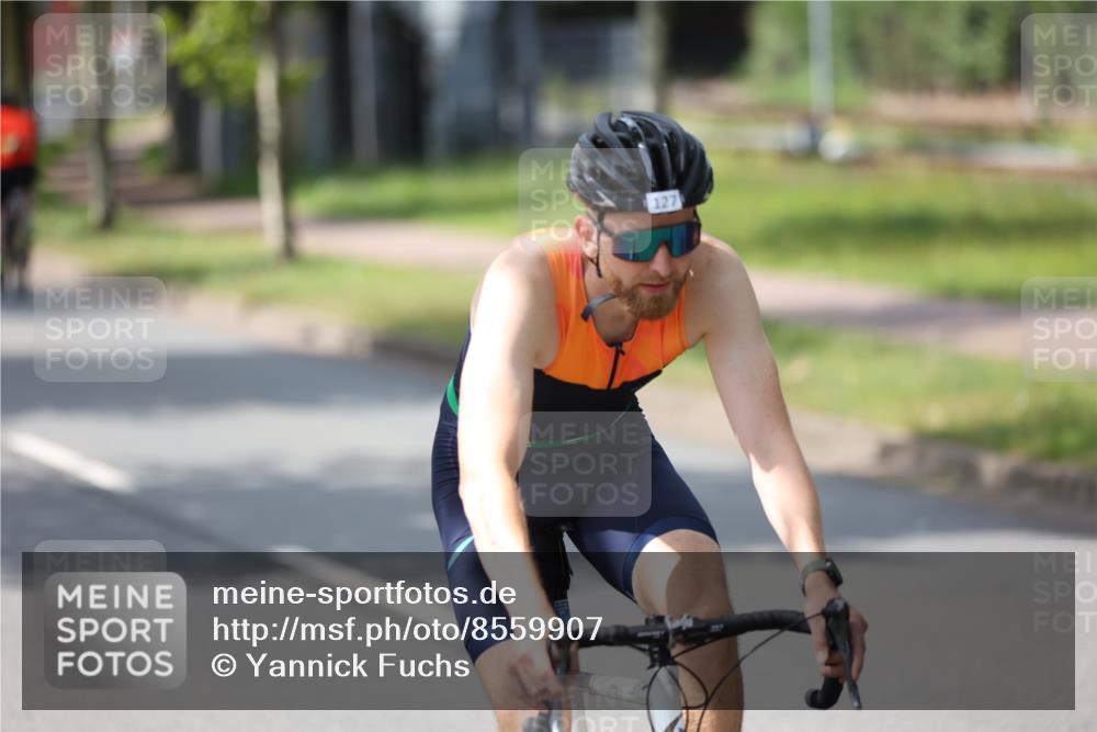 10.08.2025 - GEWOBA Citytriathlon Bremen Yannick Fuchs http://msf.ph/oto/8559907 10.08.2025 14:17:39 Radfahren 4, 127, 304 meine-sportfotos.de