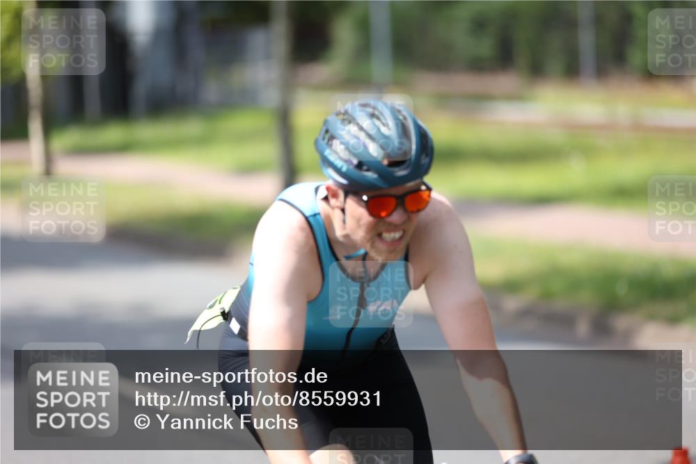 10.08.2025 - GEWOBA Citytriathlon Bremen Yannick Fuchs http://msf.ph/oto/8559931 10.08.2025 14:17:56 Radfahren 51, 91, 214, 240, 263 meine-sportfotos.de