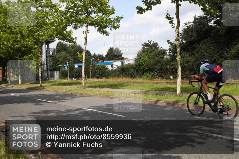 10.08.2025 - GEWOBA Citytriathlon Bremen Yannick Fuchs http://msf.ph/oto/8559936 10.08.2025 11:56:31 Radfahren 557 meine-sportfotos.de