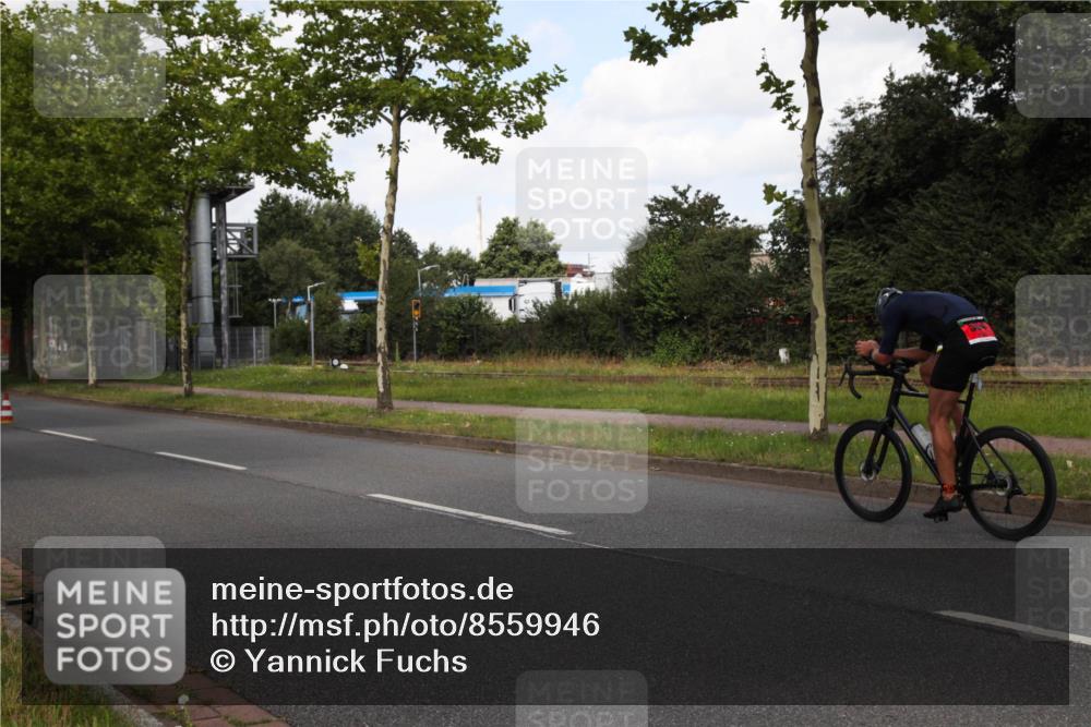 10.08.2025 - GEWOBA Citytriathlon Bremen Yannick Fuchs http://msf.ph/oto/8559946 10.08.2025 11:57:36 Radfahren 657, 733 meine-sportfotos.de