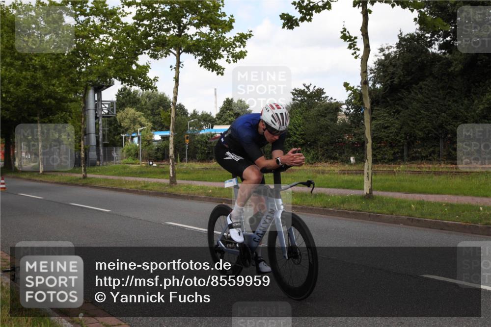 10.08.2025 - GEWOBA Citytriathlon Bremen Yannick Fuchs http://msf.ph/oto/8559959 10.08.2025 11:59:01 Radfahren 612 meine-sportfotos.de
