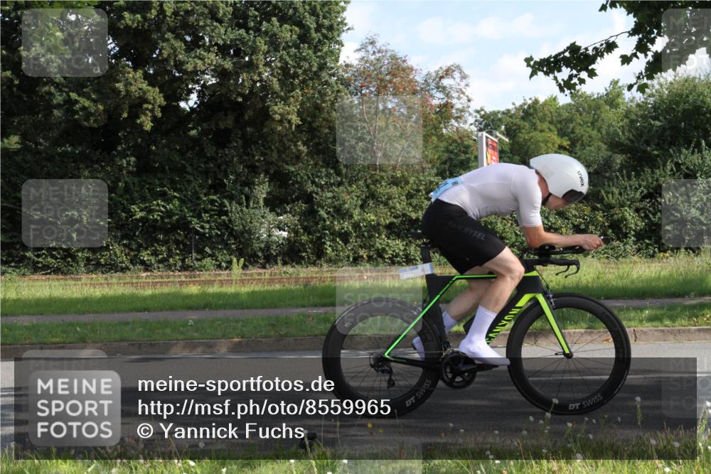 10.08.2025 - GEWOBA Citytriathlon Bremen Yannick Fuchs http://msf.ph/oto/8559965 10.08.2025 10:37:21 Radfahren 121, 145, 455, 464 meine-sportfotos.de