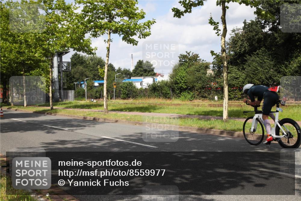 10.08.2025 - GEWOBA Citytriathlon Bremen Yannick Fuchs http://msf.ph/oto/8559977 10.08.2025 12:00:06 Radfahren 568, 654 meine-sportfotos.de