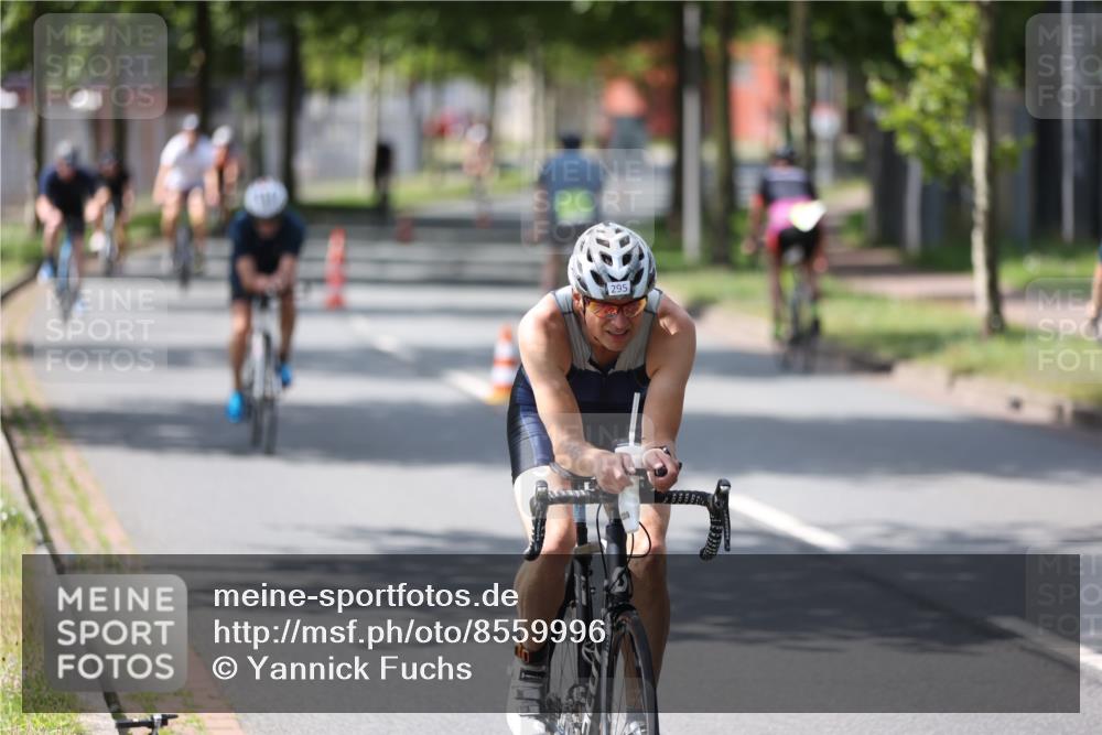 10.08.2025 - GEWOBA Citytriathlon Bremen Yannick Fuchs http://msf.ph/oto/8559996 10.08.2025 14:18:23 Radfahren 47, 75, 94, 100, 131, 147, 255, 295 meine-sportfotos.de