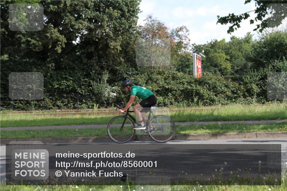 10.08.2025 - GEWOBA Citytriathlon Bremen Yannick Fuchs http://msf.ph/oto/8560001 10.08.2025 10:37:26 Radfahren 33, 75, 121, 145, 219, 455, 485 meine-sportfotos.de