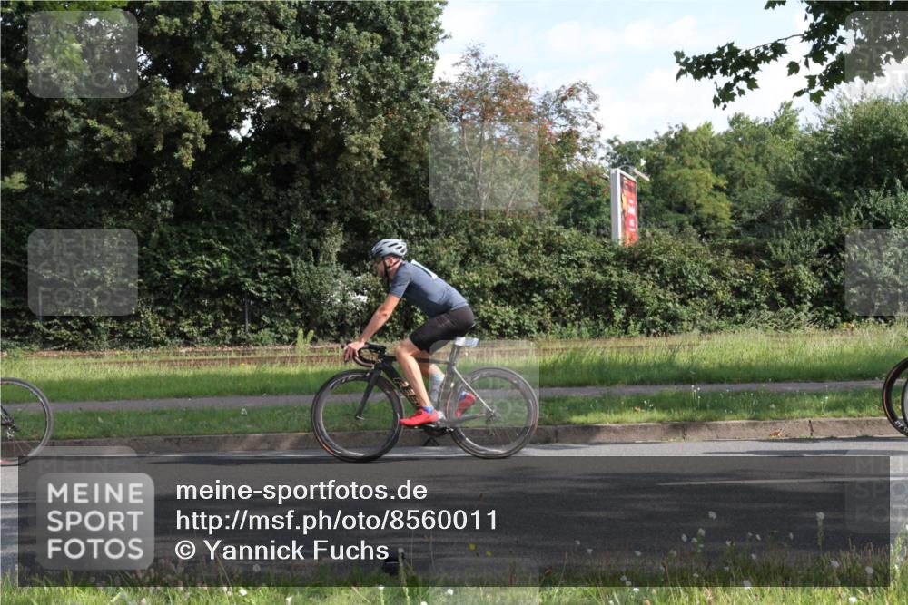 10.08.2025 - GEWOBA Citytriathlon Bremen Yannick Fuchs http://msf.ph/oto/8560011 10.08.2025 10:37:27 Radfahren 33, 75, 121, 123, 145, 219, 455, 485 meine-sportfotos.de