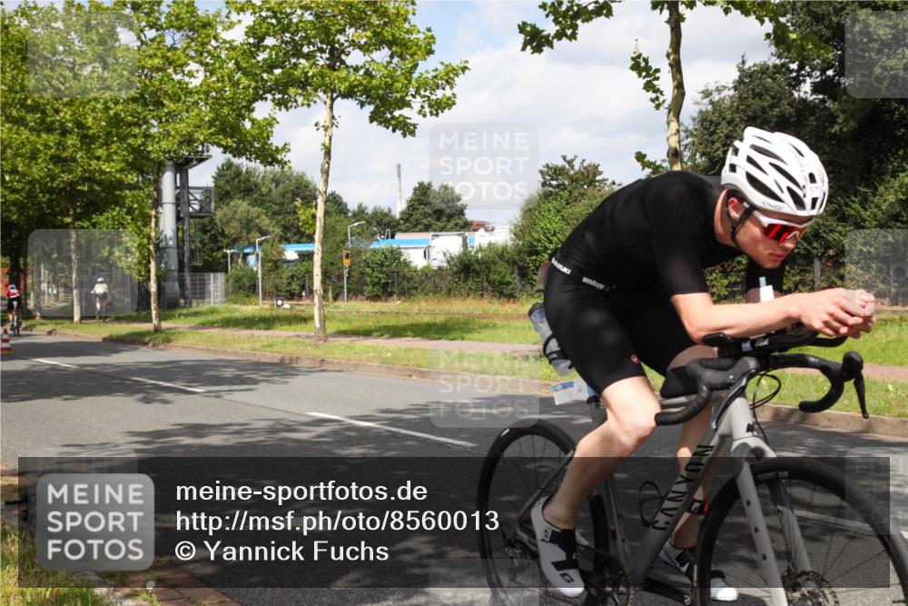 10.08.2025 - GEWOBA Citytriathlon Bremen Yannick Fuchs http://msf.ph/oto/8560013 10.08.2025 12:01:00 Radfahren 579 meine-sportfotos.de