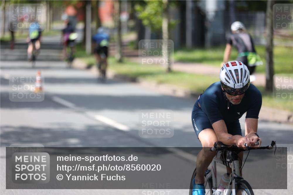 10.08.2025 - GEWOBA Citytriathlon Bremen Yannick Fuchs http://msf.ph/oto/8560020 10.08.2025 14:18:24 Radfahren 47, 75, 94, 100, 131, 147, 255, 295 meine-sportfotos.de
