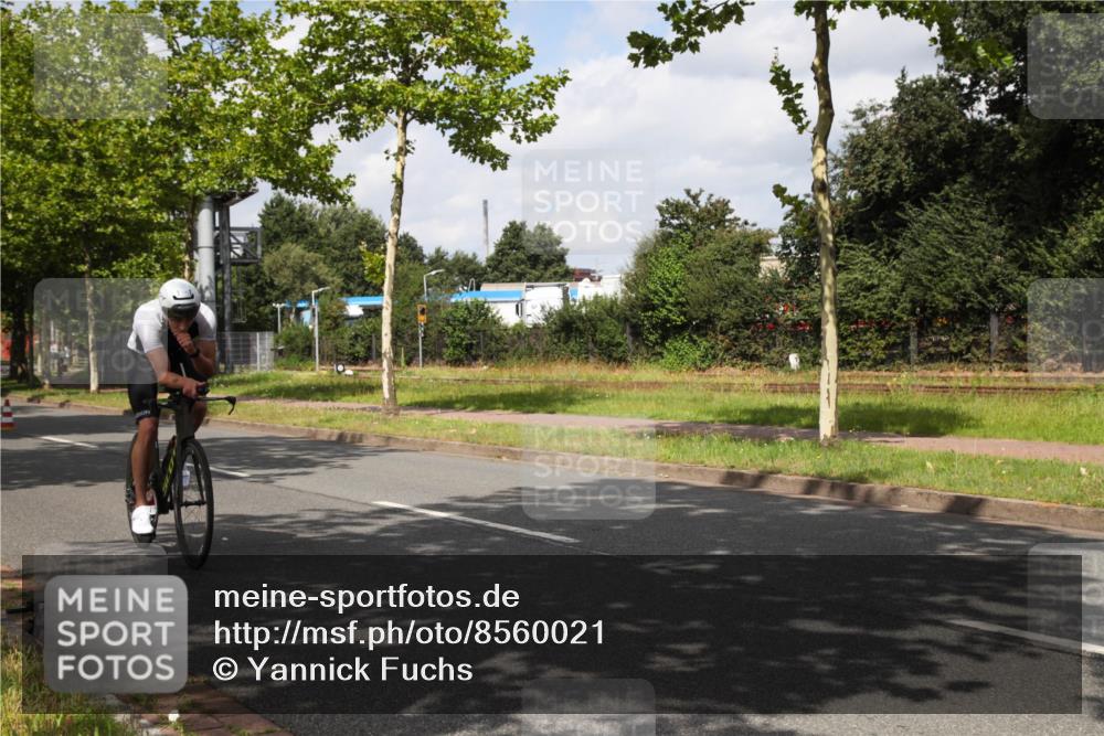 10.08.2025 - GEWOBA Citytriathlon Bremen Yannick Fuchs http://msf.ph/oto/8560021 10.08.2025 12:01:06 Radfahren 579 meine-sportfotos.de
