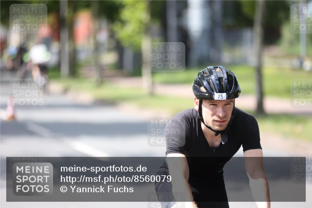 10.08.2025 - GEWOBA Citytriathlon Bremen Yannick Fuchs http://msf.ph/oto/8560079 10.08.2025 14:18:28 Radfahren 47, 75, 94, 100, 131, 147, 255, 295, 314 meine-sportfotos.de