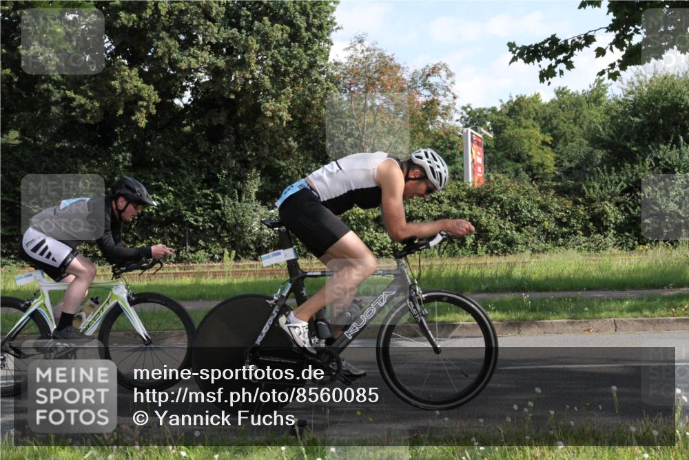 10.08.2025 - GEWOBA Citytriathlon Bremen Yannick Fuchs http://msf.ph/oto/8560085 10.08.2025 10:37:34 Radfahren 33, 49, 75, 121, 123, 145, 219, 375, 455, 485 meine-sportfotos.de