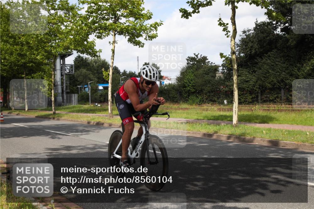 10.08.2025 - GEWOBA Citytriathlon Bremen Yannick Fuchs http://msf.ph/oto/8560104 10.08.2025 12:01:48 Radfahren 553, 560 meine-sportfotos.de