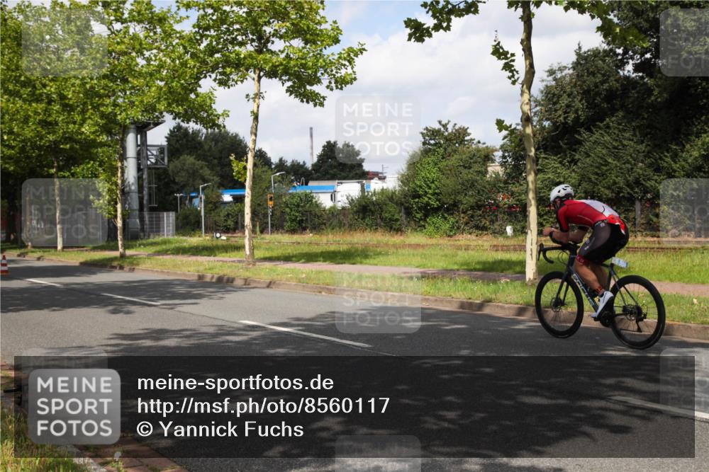 10.08.2025 - GEWOBA Citytriathlon Bremen Yannick Fuchs http://msf.ph/oto/8560117 10.08.2025 12:02:10 Radfahren 680, 844 meine-sportfotos.de