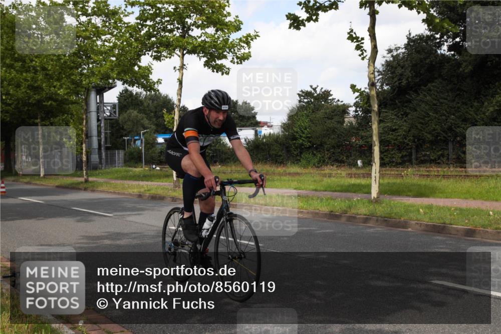 10.08.2025 - GEWOBA Citytriathlon Bremen Yannick Fuchs http://msf.ph/oto/8560119 10.08.2025 12:02:20 Radfahren 584, 844 meine-sportfotos.de