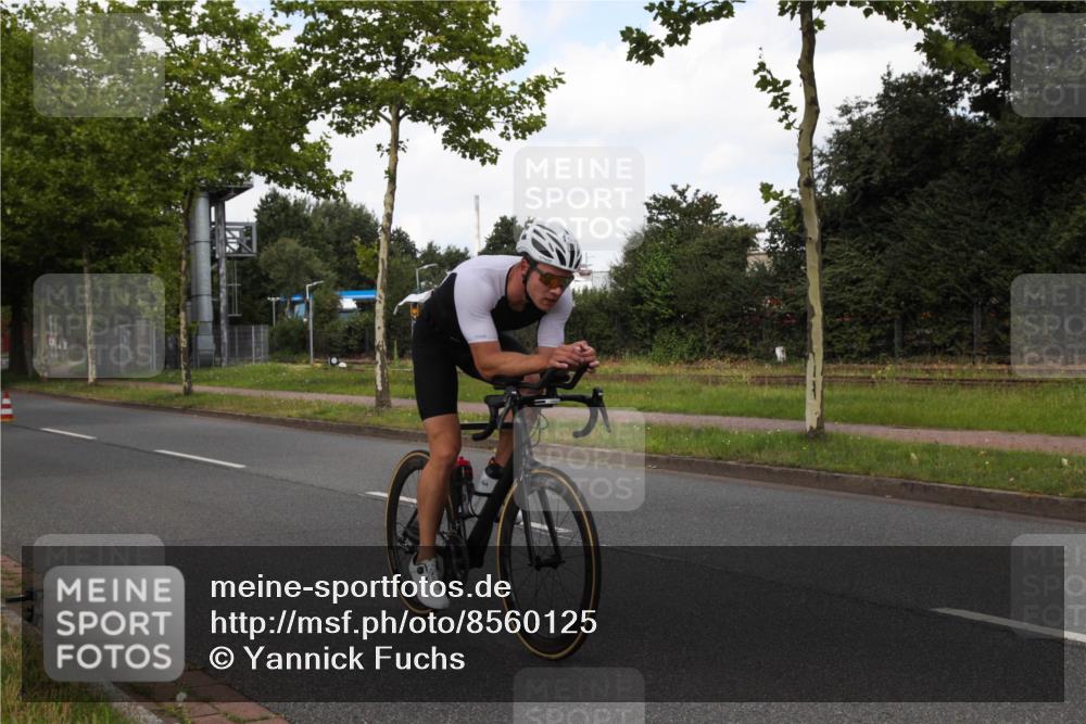 10.08.2025 - GEWOBA Citytriathlon Bremen Yannick Fuchs http://msf.ph/oto/8560125 10.08.2025 12:02:27 Radfahren 584, 844 meine-sportfotos.de