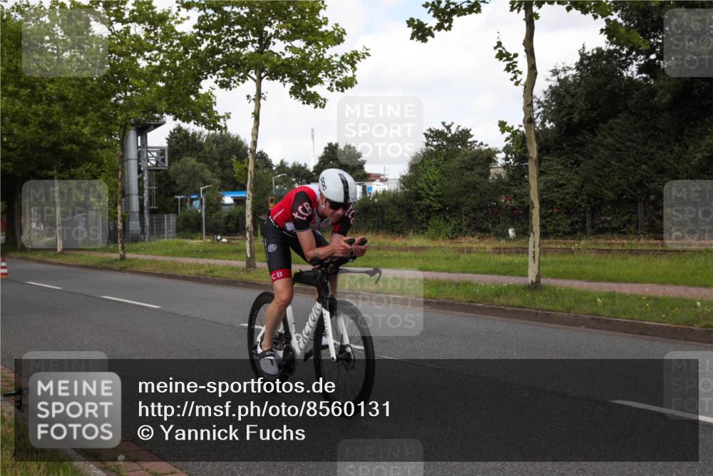 10.08.2025 - GEWOBA Citytriathlon Bremen Yannick Fuchs http://msf.ph/oto/8560131 10.08.2025 12:02:46 Radfahren 566, 637 meine-sportfotos.de