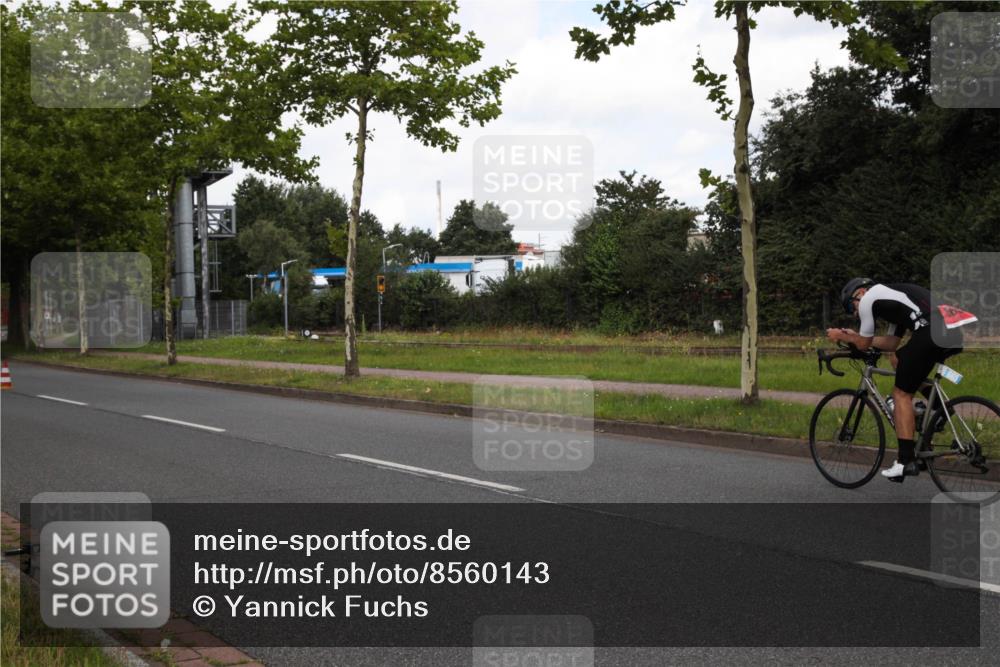 10.08.2025 - GEWOBA Citytriathlon Bremen Yannick Fuchs http://msf.ph/oto/8560143 10.08.2025 12:03:03 Radfahren 556, 739 meine-sportfotos.de