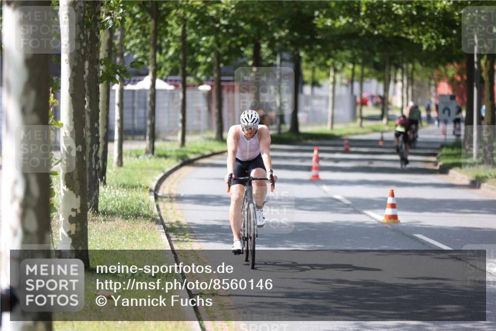 10.08.2025 - GEWOBA Citytriathlon Bremen Yannick Fuchs http://msf.ph/oto/8560146 10.08.2025 14:18:34 Radfahren 30, 47, 50, 75, 94, 100, 131, 147, 255, 314 meine-sportfotos.de