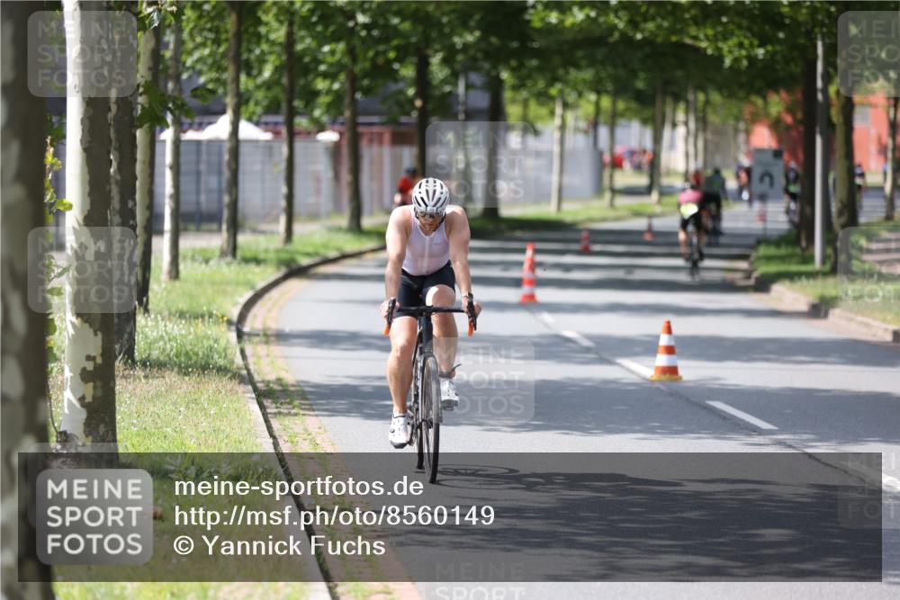 10.08.2025 - GEWOBA Citytriathlon Bremen Yannick Fuchs http://msf.ph/oto/8560149 10.08.2025 14:18:34 Radfahren 30, 47, 50, 75, 94, 100, 131, 147, 255, 314 meine-sportfotos.de
