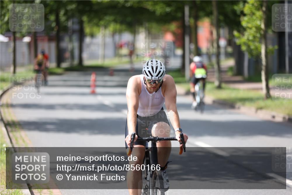 10.08.2025 - GEWOBA Citytriathlon Bremen Yannick Fuchs http://msf.ph/oto/8560166 10.08.2025 14:18:35 Radfahren 30, 47, 50, 75, 81, 94, 100, 131, 147, 255, 314 meine-sportfotos.de