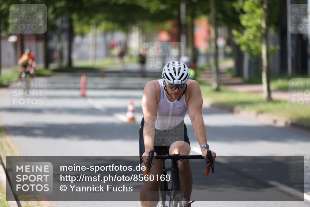 10.08.2025 - GEWOBA Citytriathlon Bremen Yannick Fuchs http://msf.ph/oto/8560169 10.08.2025 14:18:36 Radfahren 30, 47, 50, 75, 81, 94, 100, 131, 147, 255, 314 meine-sportfotos.de