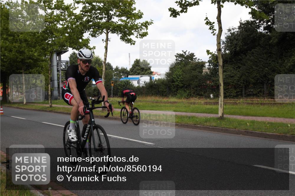 10.08.2025 - GEWOBA Citytriathlon Bremen Yannick Fuchs http://msf.ph/oto/8560194 10.08.2025 12:03:56 Radfahren 563, 565, 570, 599, 631, 639, 662, 665 meine-sportfotos.de