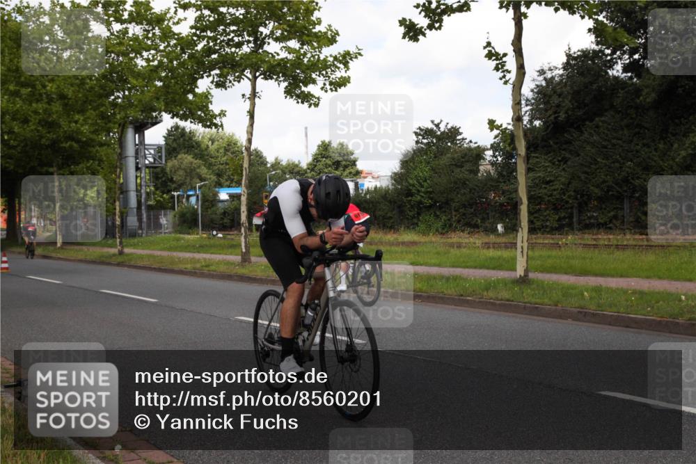 10.08.2025 - GEWOBA Citytriathlon Bremen Yannick Fuchs http://msf.ph/oto/8560201 10.08.2025 12:03:58 Radfahren 563, 565, 570, 599, 631, 639, 665 meine-sportfotos.de