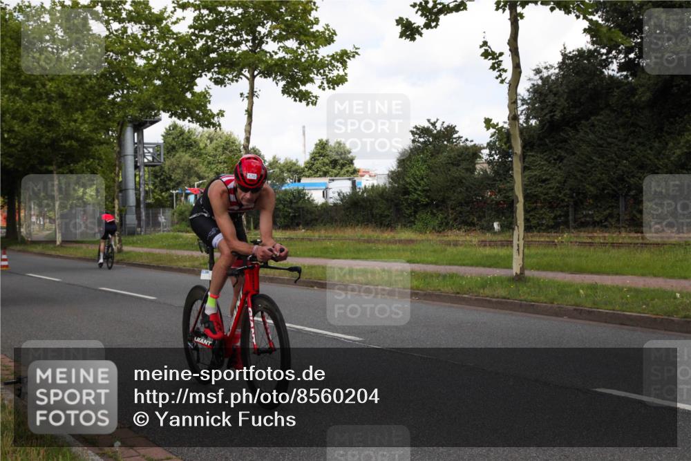 10.08.2025 - GEWOBA Citytriathlon Bremen Yannick Fuchs http://msf.ph/oto/8560204 10.08.2025 12:04:00 Radfahren 563, 565, 570, 599, 631, 665 meine-sportfotos.de