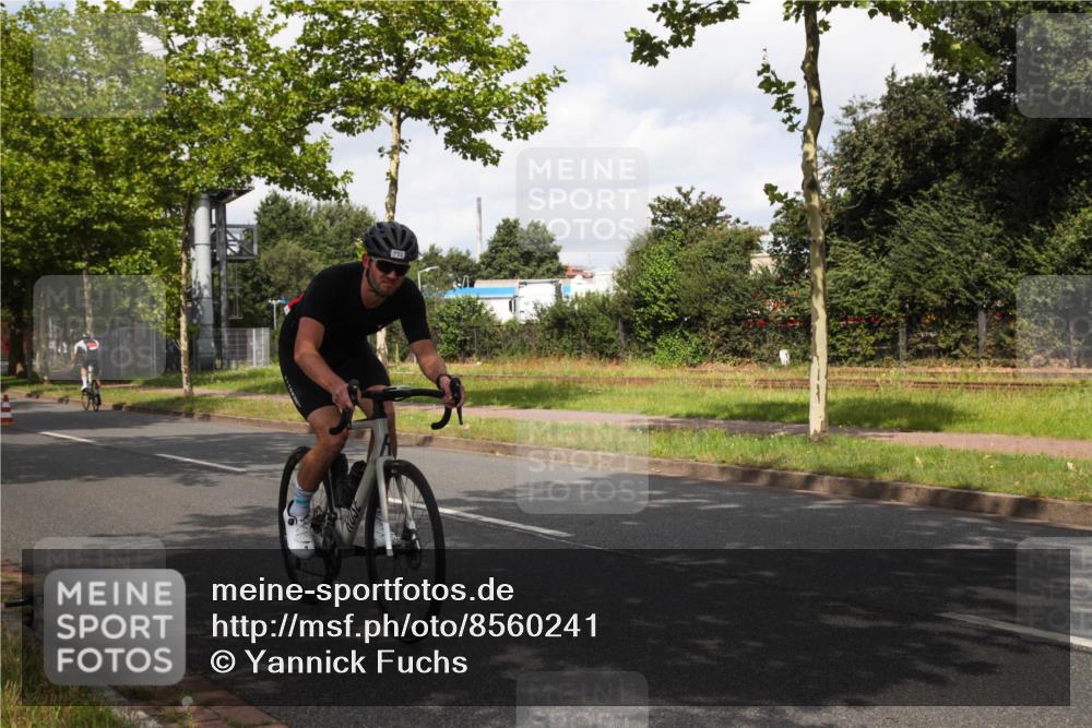 10.08.2025 - GEWOBA Citytriathlon Bremen Yannick Fuchs http://msf.ph/oto/8560241 10.08.2025 12:04:34 Radfahren 572, 719, 734 meine-sportfotos.de