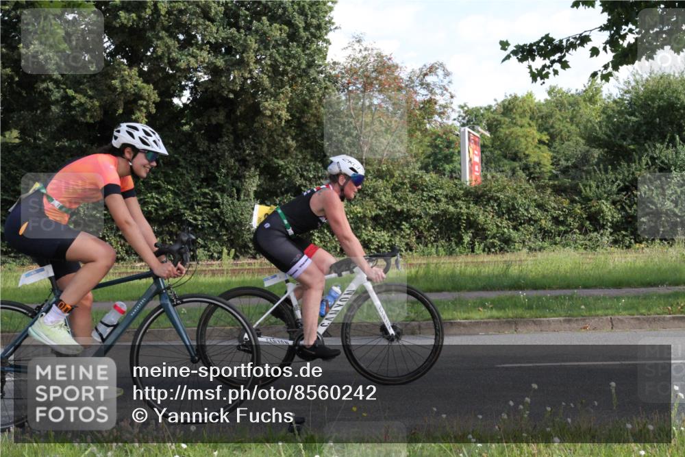 10.08.2025 - GEWOBA Citytriathlon Bremen Yannick Fuchs http://msf.ph/oto/8560242 10.08.2025 10:37:52 Radfahren 49, 69, 123, 375, 402, 458, 474, 501 meine-sportfotos.de