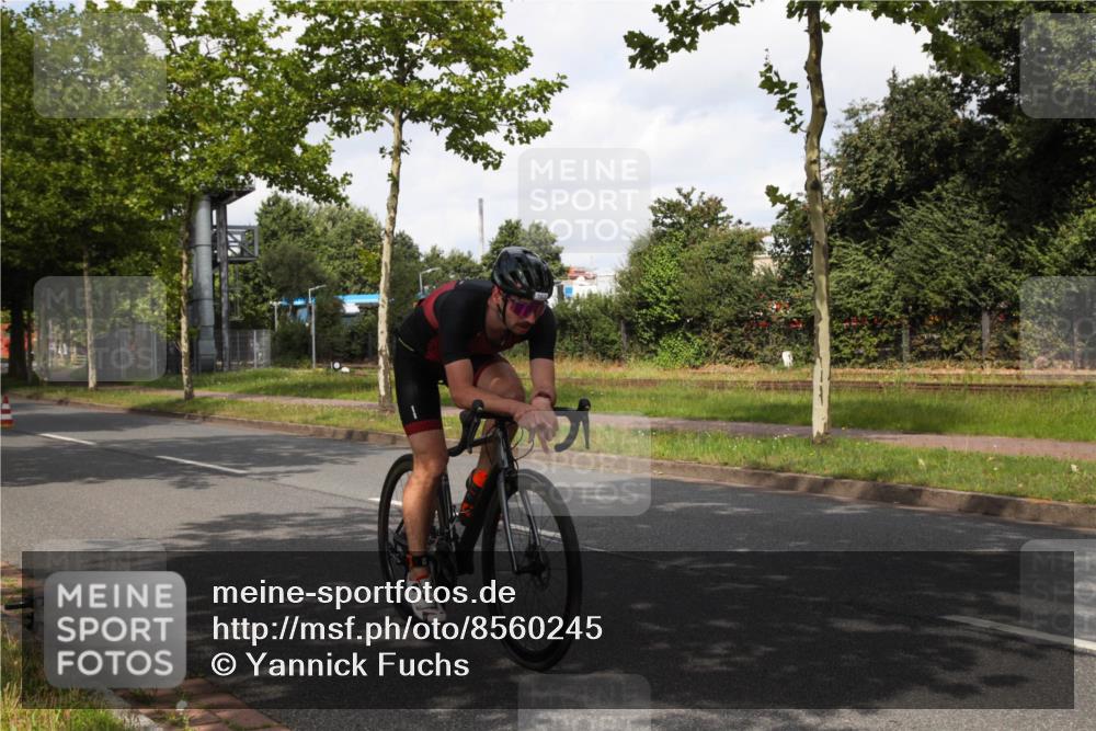 10.08.2025 - GEWOBA Citytriathlon Bremen Yannick Fuchs http://msf.ph/oto/8560245 10.08.2025 12:04:45 Radfahren 618, 734, 761 meine-sportfotos.de