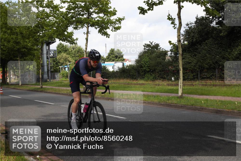 10.08.2025 - GEWOBA Citytriathlon Bremen Yannick Fuchs http://msf.ph/oto/8560248 10.08.2025 12:04:49 Radfahren 618, 690, 734, 761 meine-sportfotos.de