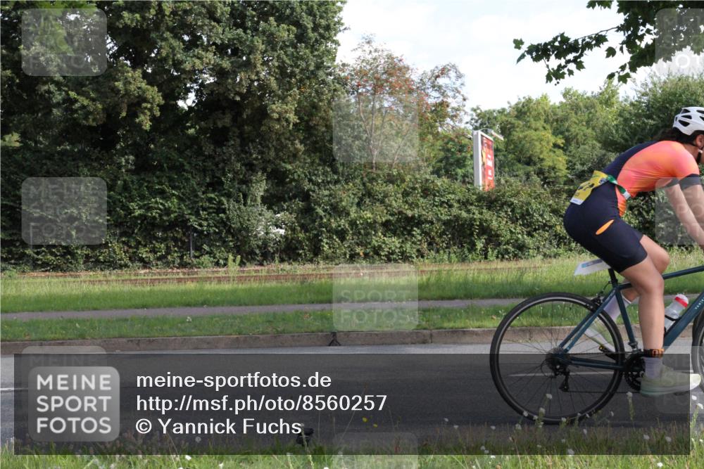 10.08.2025 - GEWOBA Citytriathlon Bremen Yannick Fuchs http://msf.ph/oto/8560257 10.08.2025 10:37:52 Radfahren 49, 69, 123, 375, 402, 458, 474, 501 meine-sportfotos.de