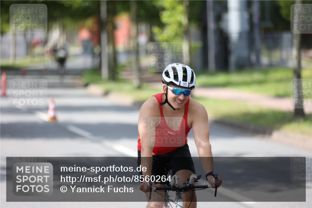 10.08.2025 - GEWOBA Citytriathlon Bremen Yannick Fuchs http://msf.ph/oto/8560264 10.08.2025 14:18:47 Radfahren 30, 50, 81, 106, 116, 131, 261, 264, 314 meine-sportfotos.de