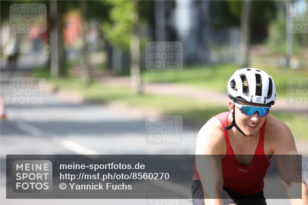 10.08.2025 - GEWOBA Citytriathlon Bremen Yannick Fuchs http://msf.ph/oto/8560270 10.08.2025 14:18:47 Radfahren 30, 50, 81, 106, 116, 131, 261, 264, 314 meine-sportfotos.de