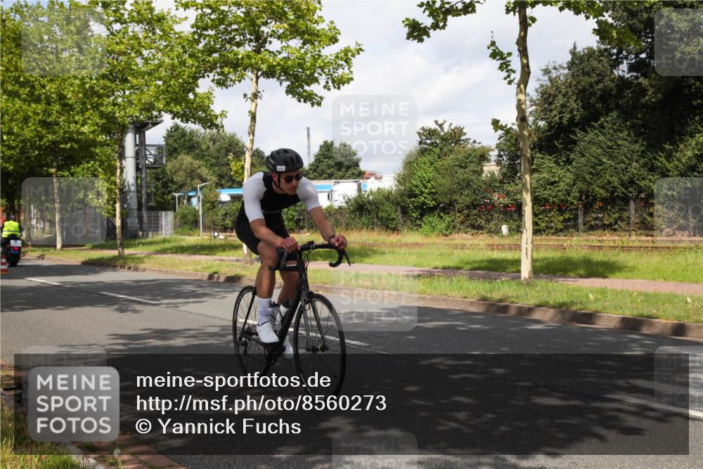 10.08.2025 - GEWOBA Citytriathlon Bremen Yannick Fuchs http://msf.ph/oto/8560273 10.08.2025 12:05:25 Radfahren 606, 841 meine-sportfotos.de