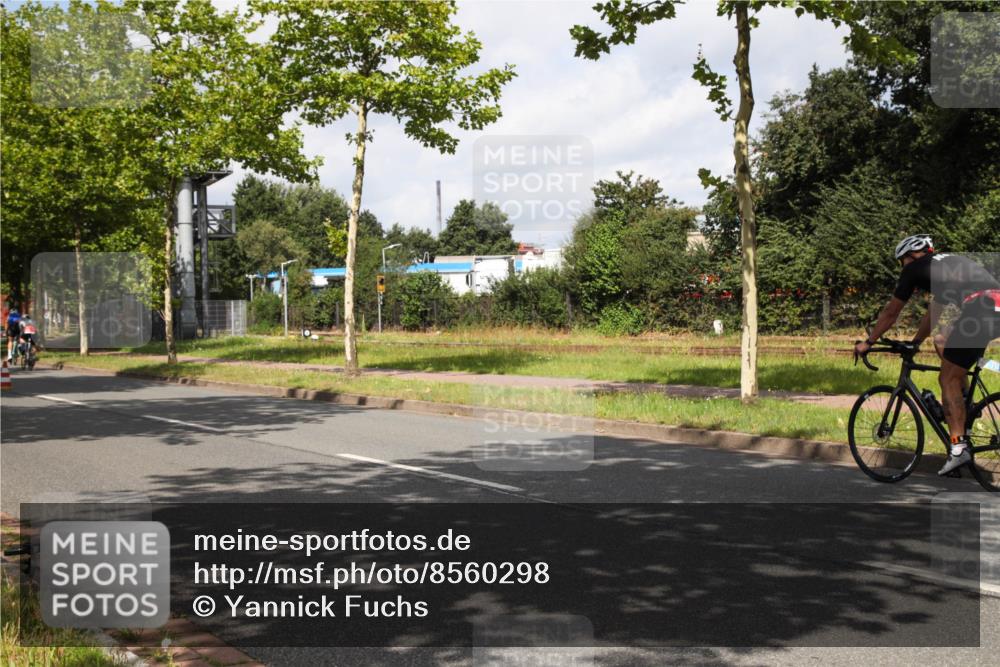10.08.2025 - GEWOBA Citytriathlon Bremen Yannick Fuchs http://msf.ph/oto/8560298 10.08.2025 12:05:48 Radfahren 1027 meine-sportfotos.de
