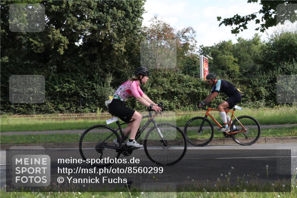 10.08.2025 - GEWOBA Citytriathlon Bremen Yannick Fuchs http://msf.ph/oto/8560299 10.08.2025 10:37:58 Radfahren 69, 375, 402, 458, 474, 501 meine-sportfotos.de