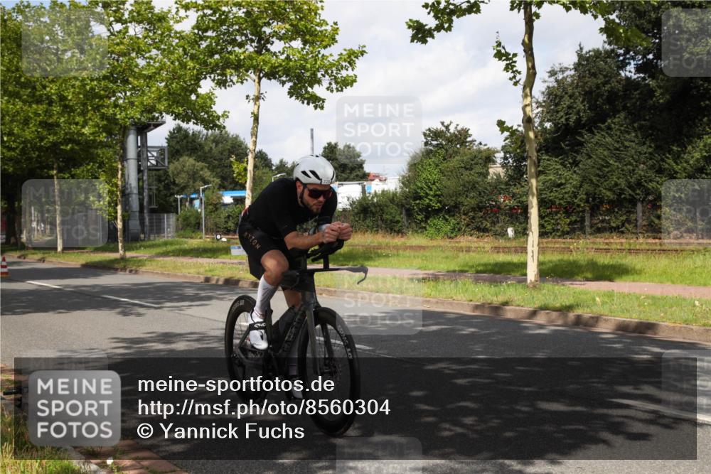 10.08.2025 - GEWOBA Citytriathlon Bremen Yannick Fuchs http://msf.ph/oto/8560304 10.08.2025 12:06:04 Radfahren 554, 729 meine-sportfotos.de