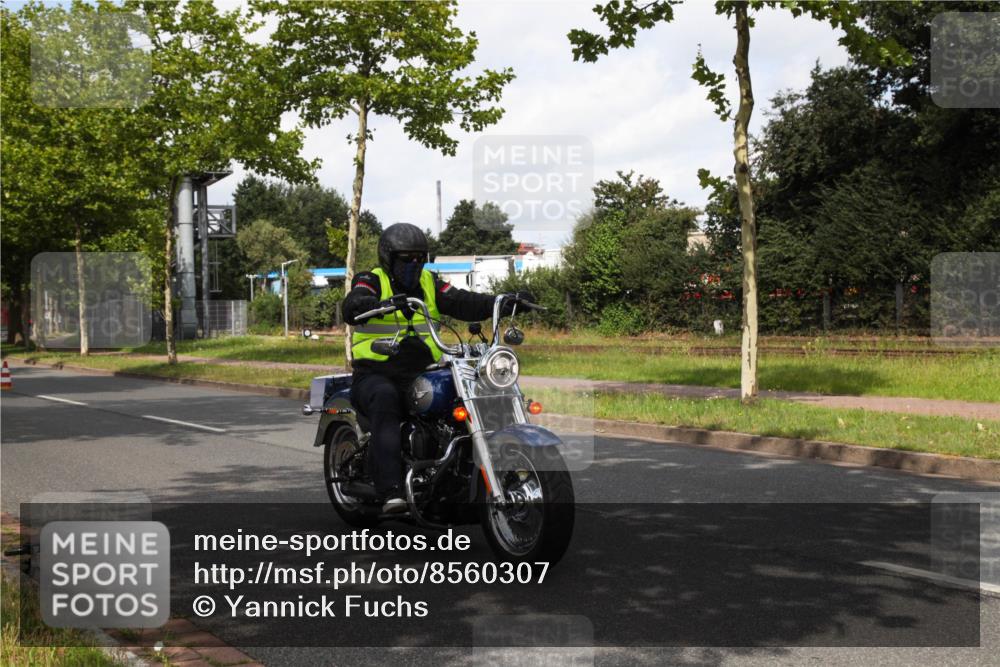 10.08.2025 - GEWOBA Citytriathlon Bremen Yannick Fuchs http://msf.ph/oto/8560307 10.08.2025 12:06:07 Radfahren 554, 729 meine-sportfotos.de