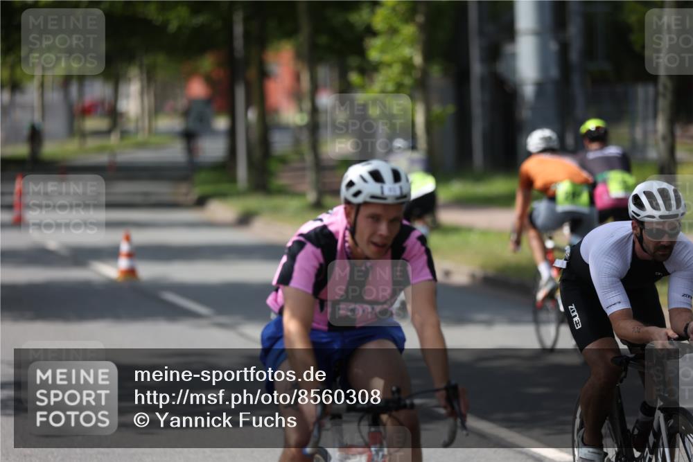 10.08.2025 - GEWOBA Citytriathlon Bremen Yannick Fuchs http://msf.ph/oto/8560308 10.08.2025 14:18:51 Radfahren 30, 50, 81, 101, 106, 116, 261, 264, 314 meine-sportfotos.de
