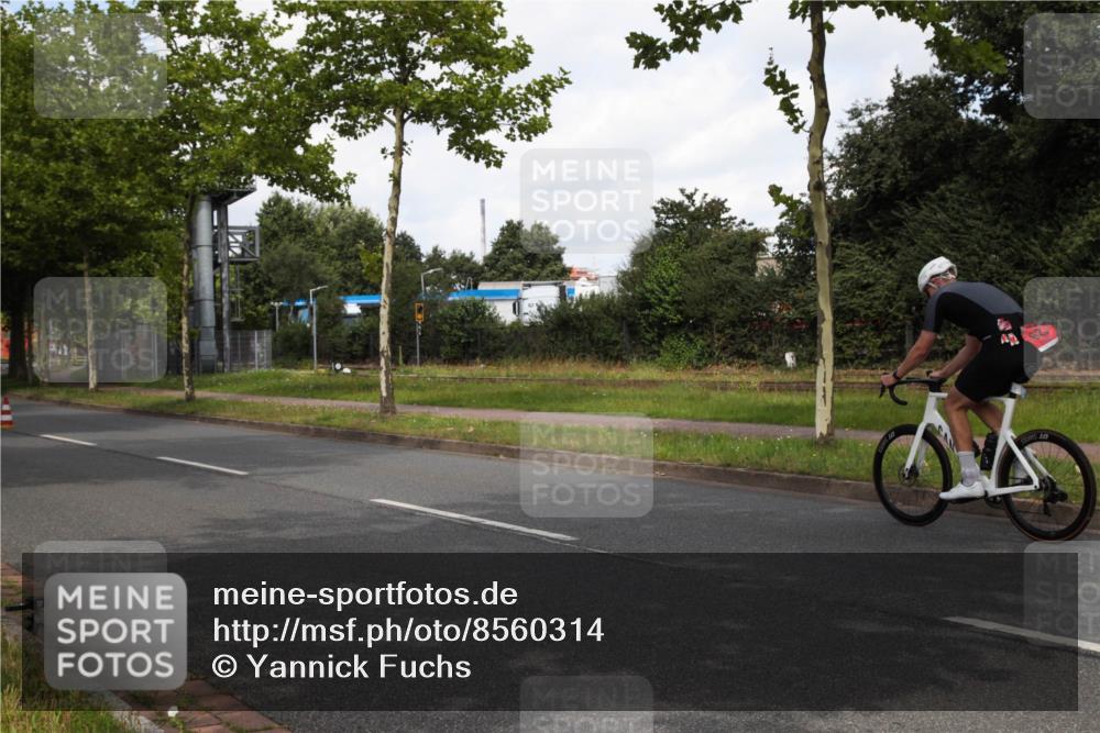 10.08.2025 - GEWOBA Citytriathlon Bremen Yannick Fuchs http://msf.ph/oto/8560314 10.08.2025 12:06:17 Radfahren 554, 614, 634, 729 meine-sportfotos.de
