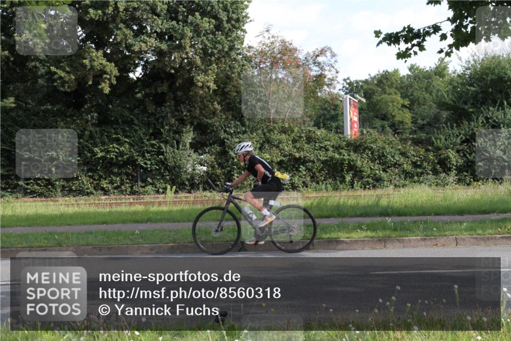10.08.2025 - GEWOBA Citytriathlon Bremen Yannick Fuchs http://msf.ph/oto/8560318 10.08.2025 10:38:00 Radfahren 69, 402, 458, 474, 501 meine-sportfotos.de